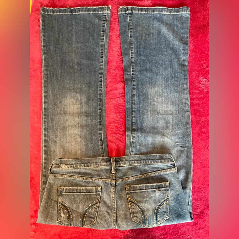 HOLLISTER FLARE AND WIDE LEGS JEANS💕SIZE 5 JUNIORS💕